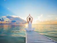 Как достигнуть равновесие с окружающими с помощью йоги